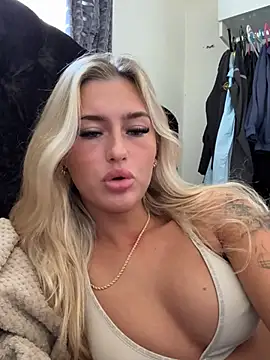 PrettyPrincess69x online show from February 2025 10:52:01 AM