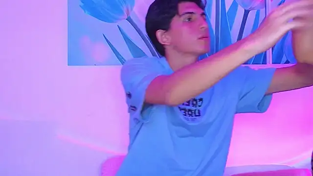 Snapshot of Ana_and_Leo chatting on December 2025 02:37:02 PM Ana and Leo online show from December 2025 02:37:02 PM