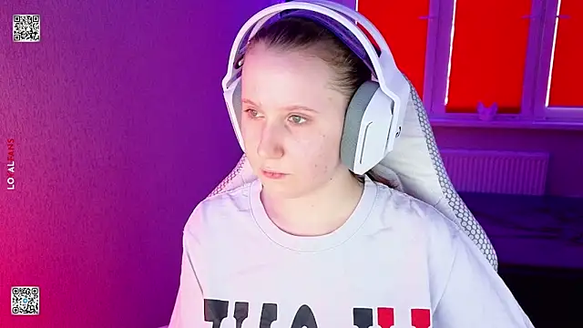 mon lola online show from March 2026 03:01:02 PM