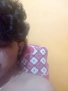 Snapshot of CosmicEmuu chatting on October 2025 02:07:01 PM CosmicEmuu online show from October 2025 02:07:01 PM