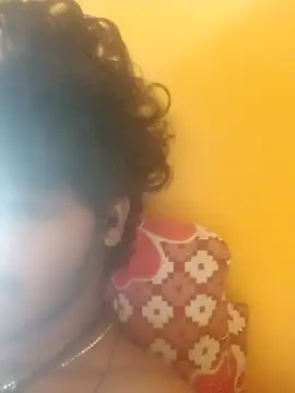 Snapshot of CosmicEmuu chatting on March 2026 07:01:02 AM CosmicEmuu online show from March 2026 07:01:02 AM