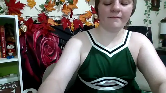 Snapshot of AverageRose chatting on February 2026 11:03:02 PM AverageRose online show from February 2026 11:03:02 PM