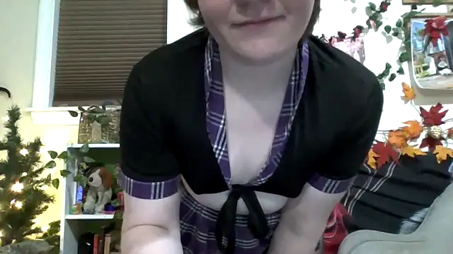 Snapshot of AverageRose chatting on February 2026 10:44:02 AM AverageRose online show from February 2026 10:44:02 AM