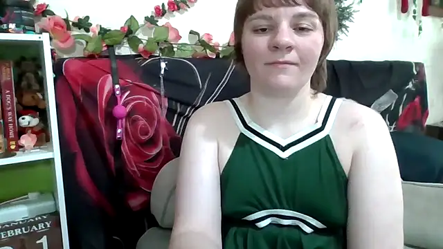 Snapshot of AverageRose chatting on February 2026 06:42:01 PM AverageRose online show from February 2026 06:42:01 PM