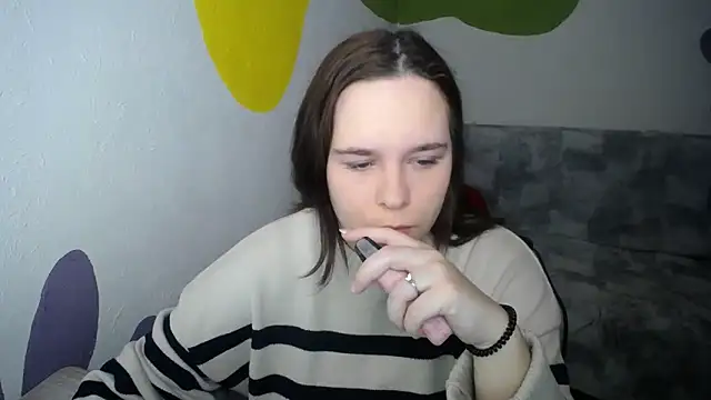 mini girly online show from December 2025 01:31:01 PM