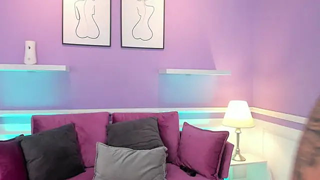 Snapshot of Emma_Walkerr_ chatting on February 2025 10:11:01 PM Emma Walkerr online show from February 2025 10:11:01 PM