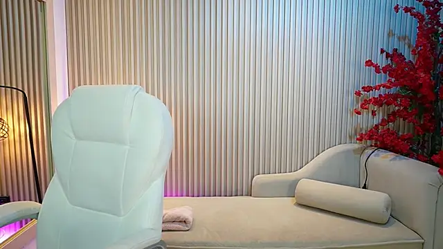 Snapshot of Emma_Walkerr_ chatting on October 2025 07:11:01 PM Emma Walkerr online show from October 2025 07:11:01 PM