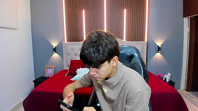 Tommy18   online show from October 2025 03:25:01 AM