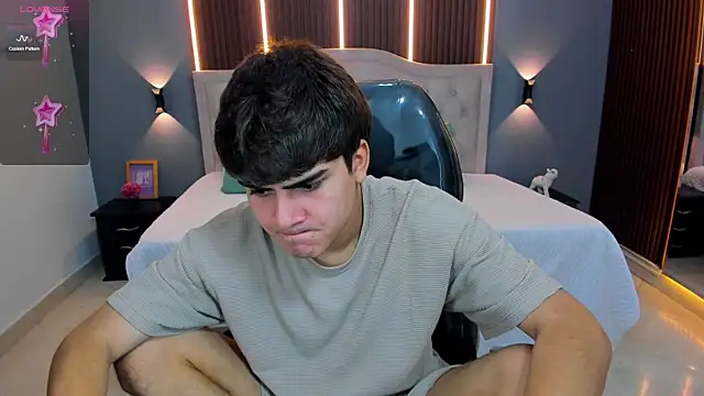 Snapshot of Tommy18__ chatting on July 2026 03:23:01 AM Tommy18 online show from July 2026 03:23:01 AM
