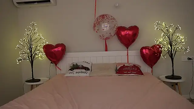 Snapshot of AnnaElys chatting on February 2025 12:35:02 AM AnnaElys online show from February 2025 12:35:02 AM