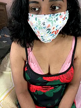 ArathyNambyarMallu online show from October 2025 04:37:01 PM