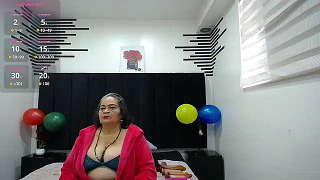 Snapshot of VickyBoobss chatting on October 2025 12:59:01 PM VickyBoobss online show from October 2025 12:59:01 PM