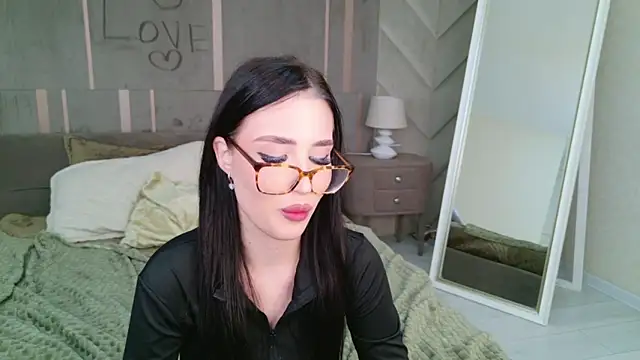 Snapshot of EmmaLawrens chatting on February 2025 02:14:02 PM EmmaLawrens online show from February 2025 02:14:02 PM