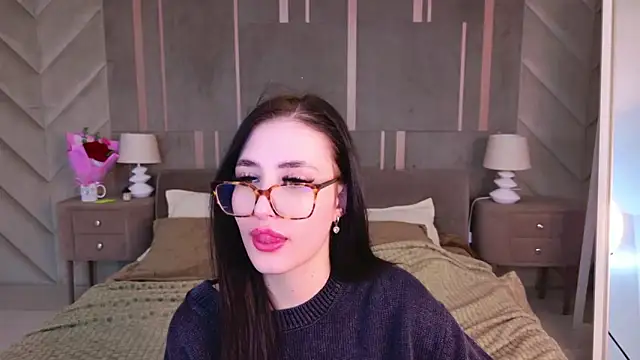 Snapshot of EmmaLawrens chatting on March 2025 10:32:02 AM EmmaLawrens online show from March 2025 10:32:02 AM