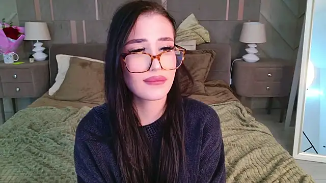 Snapshot of EmmaLawrens chatting on March 2025 04:50:02 PM EmmaLawrens online show from March 2025 04:50:02 PM