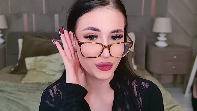 Snapshot of EmmaLawrens chatting on March 2025 06:12:02 PM EmmaLawrens online show from March 2025 06:12:02 PM