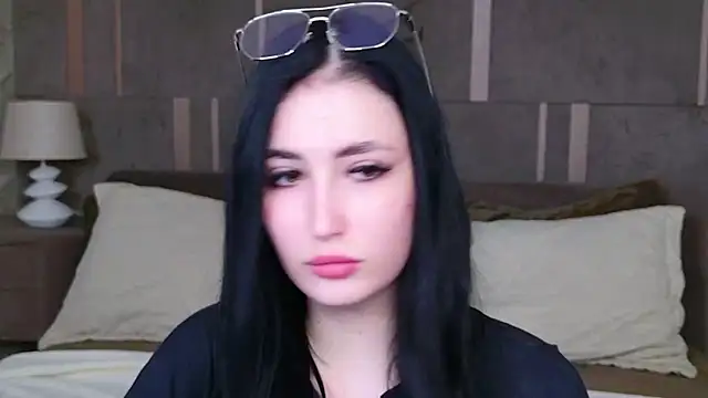 Snapshot of EmmaLawrens chatting on September 2025 08:52:02 PM EmmaLawrens online show from September 2025 08:52:02 PM