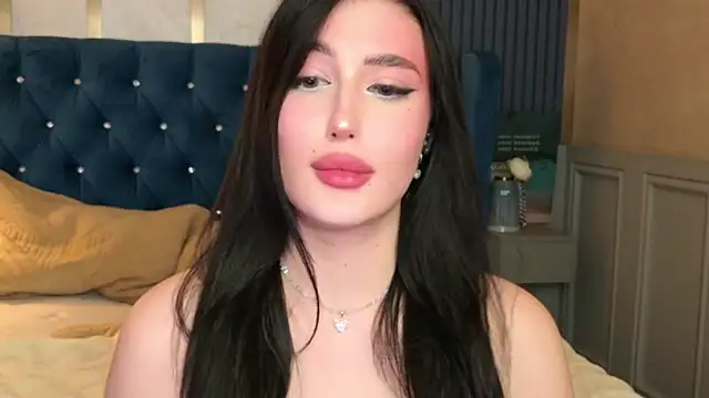 Snapshot of EmmaLawrens chatting on September 2025 03:52:01 AM EmmaLawrens online show from September 2025 03:52:01 AM