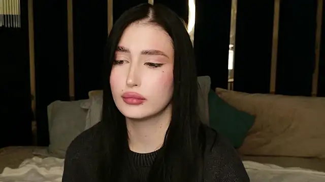 Snapshot of EmmaLawrens chatting on September 2025 04:29:01 AM EmmaLawrens online show from September 2025 04:29:01 AM