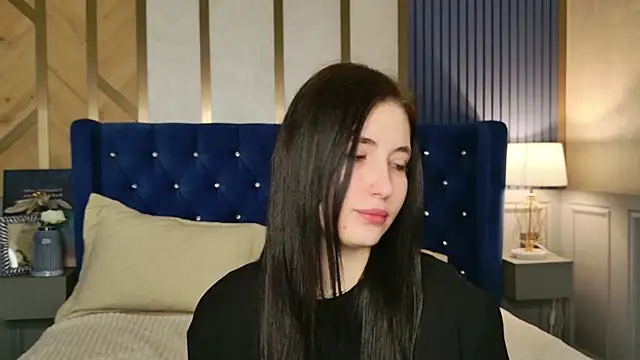 Snapshot of EmmaLawrens chatting on February 2026 08:37:01 PM EmmaLawrens online show from February 2026 08:37:01 PM