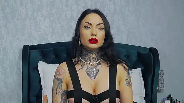 Snapshot of NataliaCristal chatting on December 2025 06:44:02 AM NataliaCristal online show from December 2025 06:44:02 AM