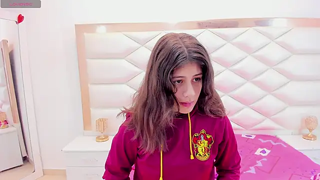 Snapshot of MiaQueen021 chatting on March 2025 12:30:02 PM MiaQueen021 online show from March 2025 12:30:02 PM