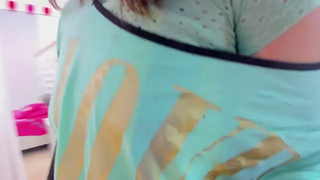 Snapshot of MiaQueen021 chatting on March 2025 12:35:02 PM MiaQueen021 online show from March 2025 12:35:02 PM