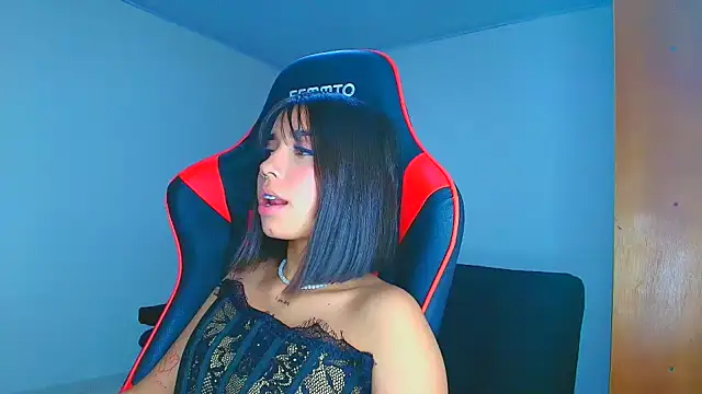 Rousse violett online show from November 2025 11:58:01 PM