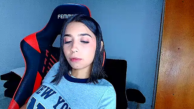 Rousse violett online show from February 2026 01:34:01 AM