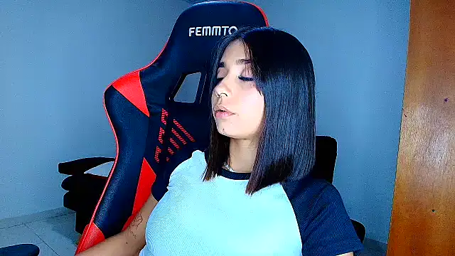 Rousse violett online show from February 2026 10:39:01 PM