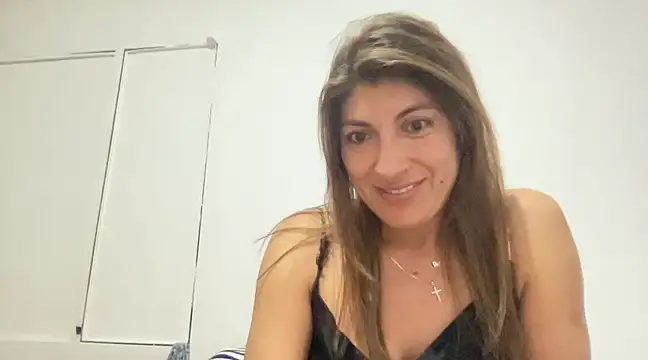 Snapshot of LunaBeya chatting on February 2025 03:24:01 AM LunaBeya online show from February 2025 03:24:01 AM