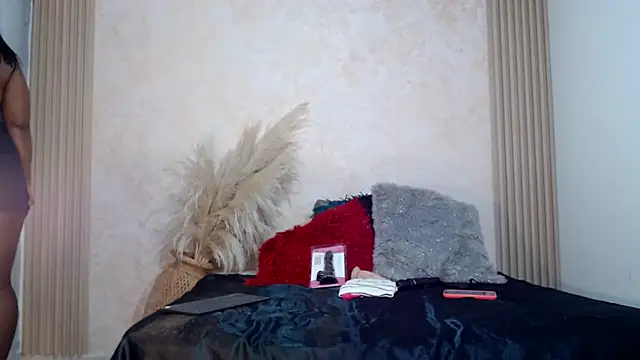 RAICHELLCOOPER1 online show from November 2025 02:00:01 PM