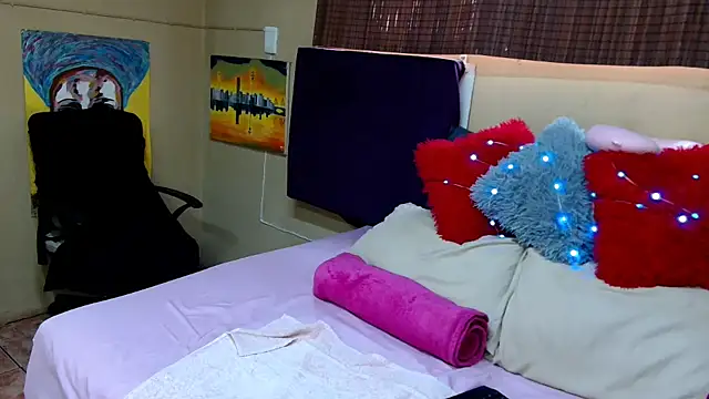 Snapshot of PEBBLES365 chatting on October 2025 07:21:01 AM PEBBLES365 online show from October 2025 07:21:01 AM