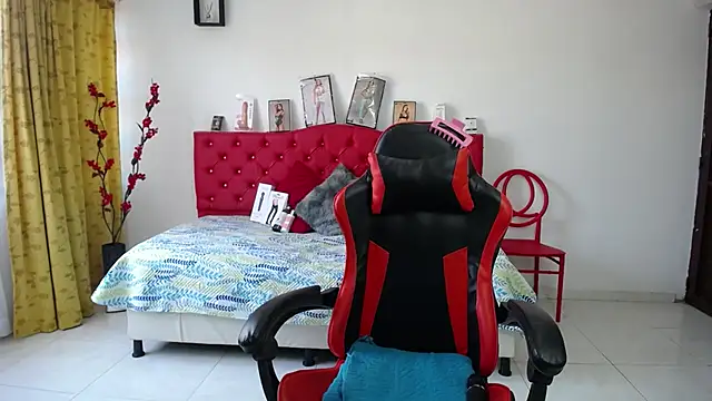 Maylin horny19 online show from April 2026 07:04:02 PM