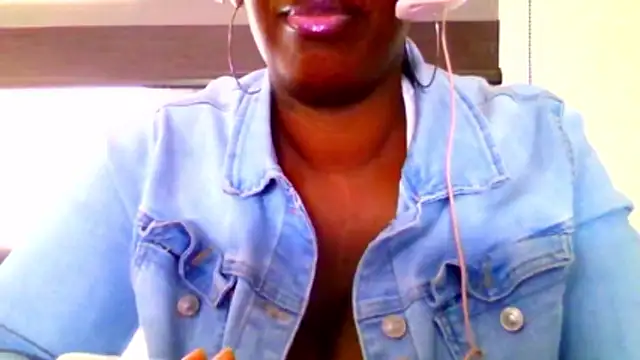 Snapshot of chocolatechipkukky85 chatting on April 2026 09:27:01 PM chocolatechipkukky85 online show from April 2026 09:27:01 PM