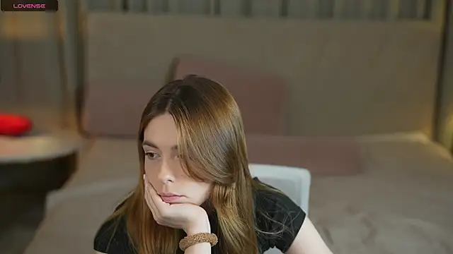 Snapshot of Lika_Secret_ chatting on September 2025 09:18:01 PM Lika Secret online show from September 2025 09:18:01 PM