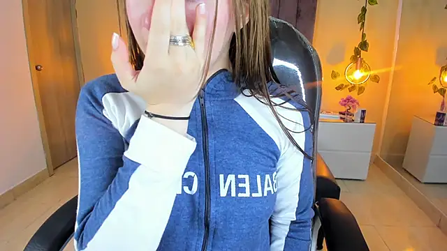 Dahlia Rousse online show from December 2025 06:15:01 PM