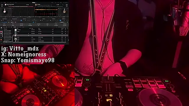 Snapshot of vittote chatting on February 2025 02:44:01 PM vittote online show from February 2025 02:44:01 PM