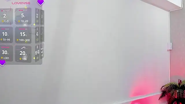 Luxury Woman online show from November 2025 03:52:01 AM