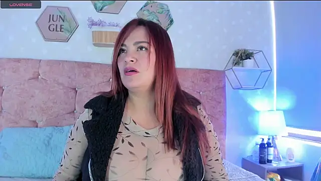 Elise-Leyton online show from March 2025 08:09:01 PM