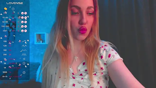 Snapshot of Mika_Rayy chatting on January 2025 05:30:02 PM Mika Rayy online show from January 2025 05:30:02 PM