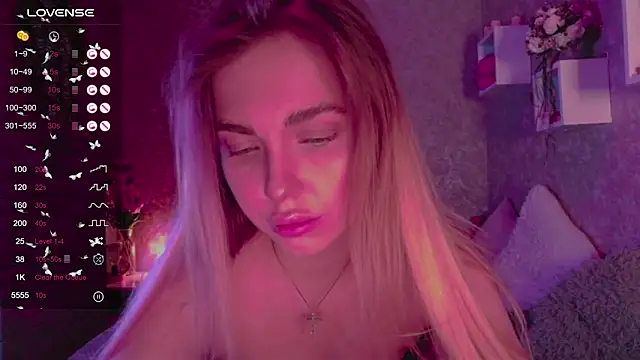 Snapshot of Mika_Rayy chatting on March 2025 11:05:01 PM Mika Rayy online show from March 2025 11:05:01 PM