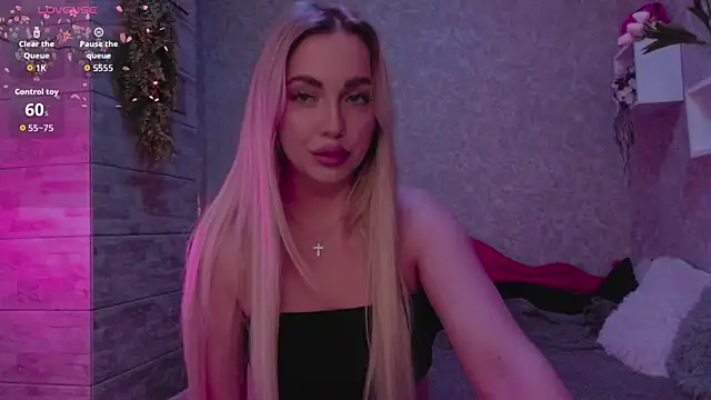 Snapshot of Mika_Rayy chatting on September 2025 06:52:02 PM Mika Rayy online show from September 2025 06:52:02 PM