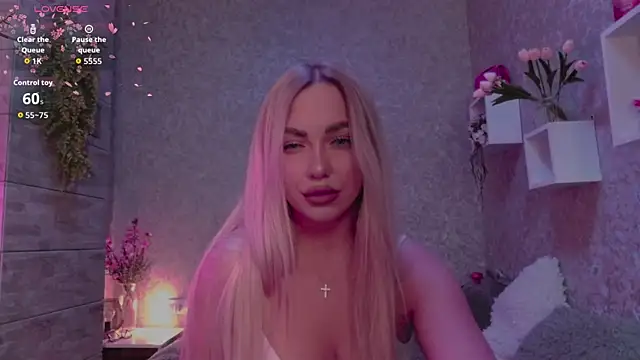 Snapshot of Mika_Rayy chatting on September 2025 03:34:02 PM Mika Rayy online show from September 2025 03:34:02 PM