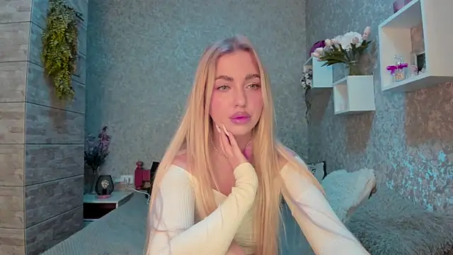 Snapshot of Mika_Rayy chatting on October 2025 08:47:01 PM Mika Rayy online show from October 2025 08:47:01 PM