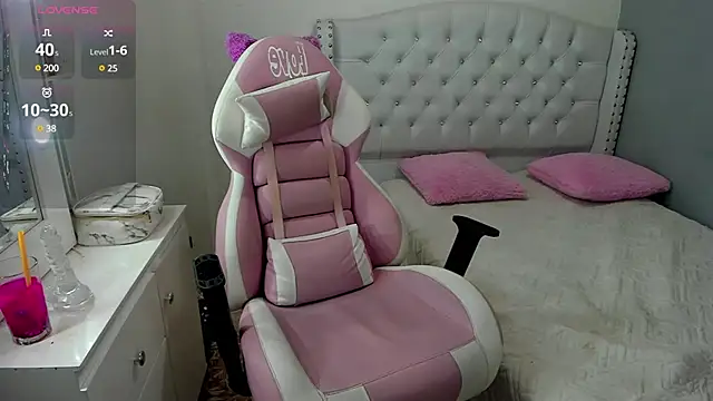 Snapshot of Alana_ponsee chatting on January 2025 03:17:01 AM Alana ponsee online show from January 2025 03:17:01 AM