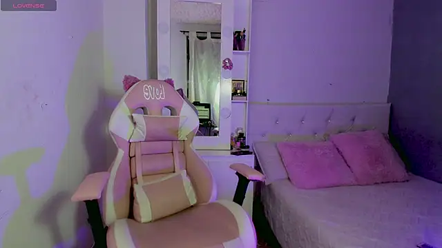 Snapshot of Alana_ponsee chatting on March 2025 07:48:01 AM Alana ponsee online show from March 2025 07:48:01 AM