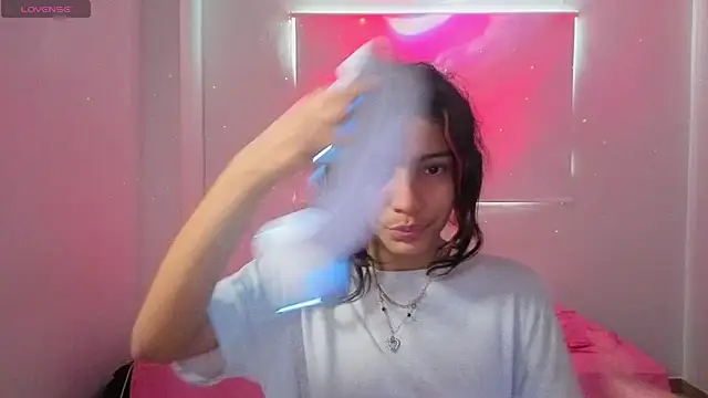 Lovelyamyy online show from November 2025 05:26:01 PM