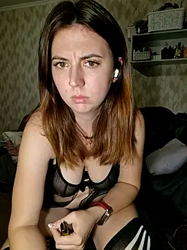 Melenka online show from November 2025 11:04:02 PM