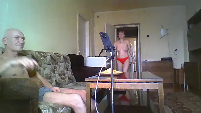 Snapshot of LoverCoupxl chatting on September 2025 12:06:01 PM LoverCoupxl online show from September 2025 12:06:01 PM